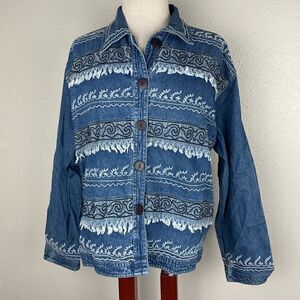 EUC Life Style Womens Denim Button Down Top w/Embroidered Patterns Size M